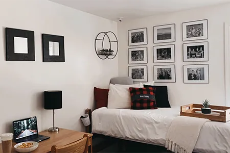 Townhouses: Room: Thomas College Residence Halls