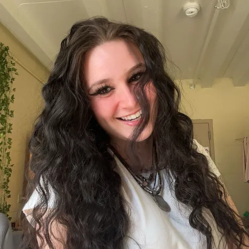 Sophie Damon, Current Student Ambassador