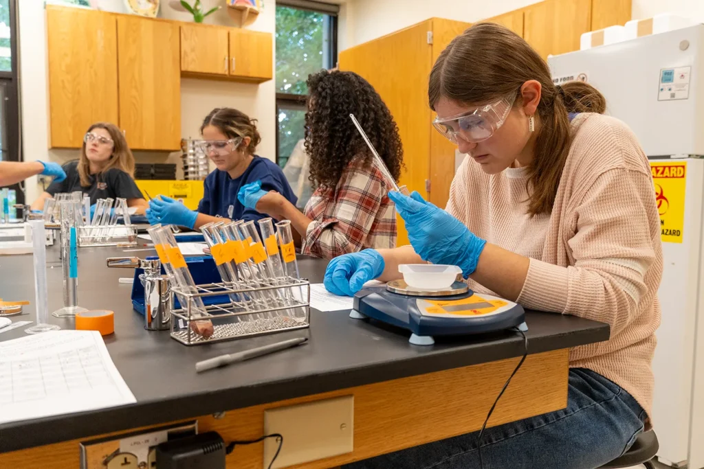 Explore the Sciences Program at Thomas College