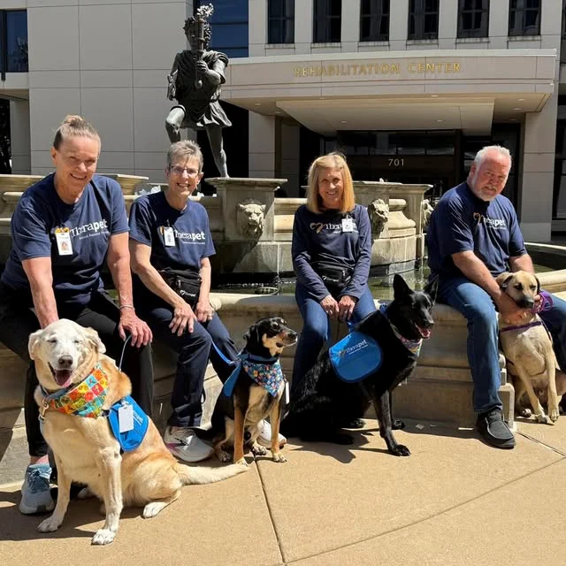 Therapet Handlers at the Rehab Center